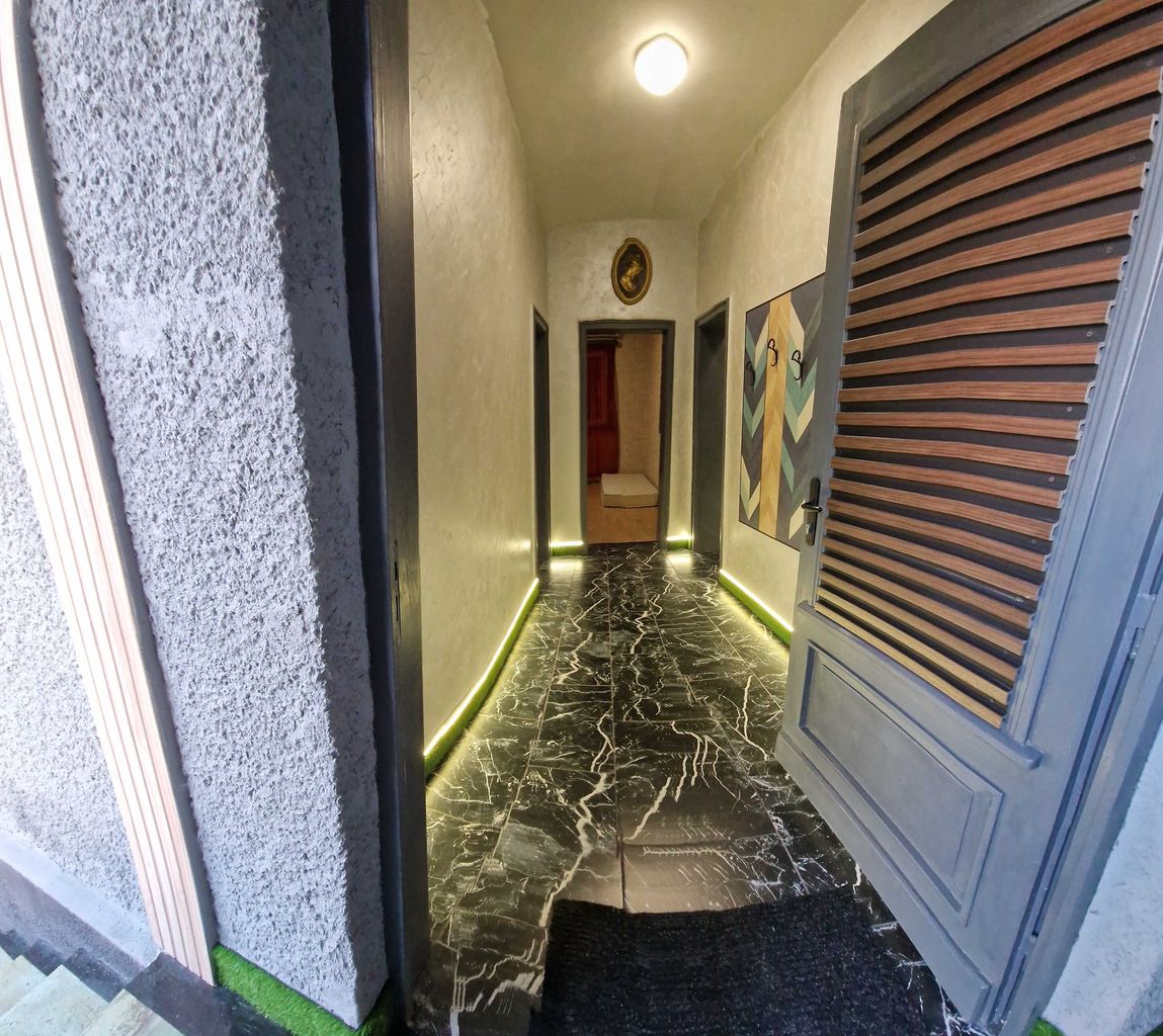 Продава се Етаж от къща в Добрич, Център - 130 кв.м за 1770 €/кв.м - Снимка #5