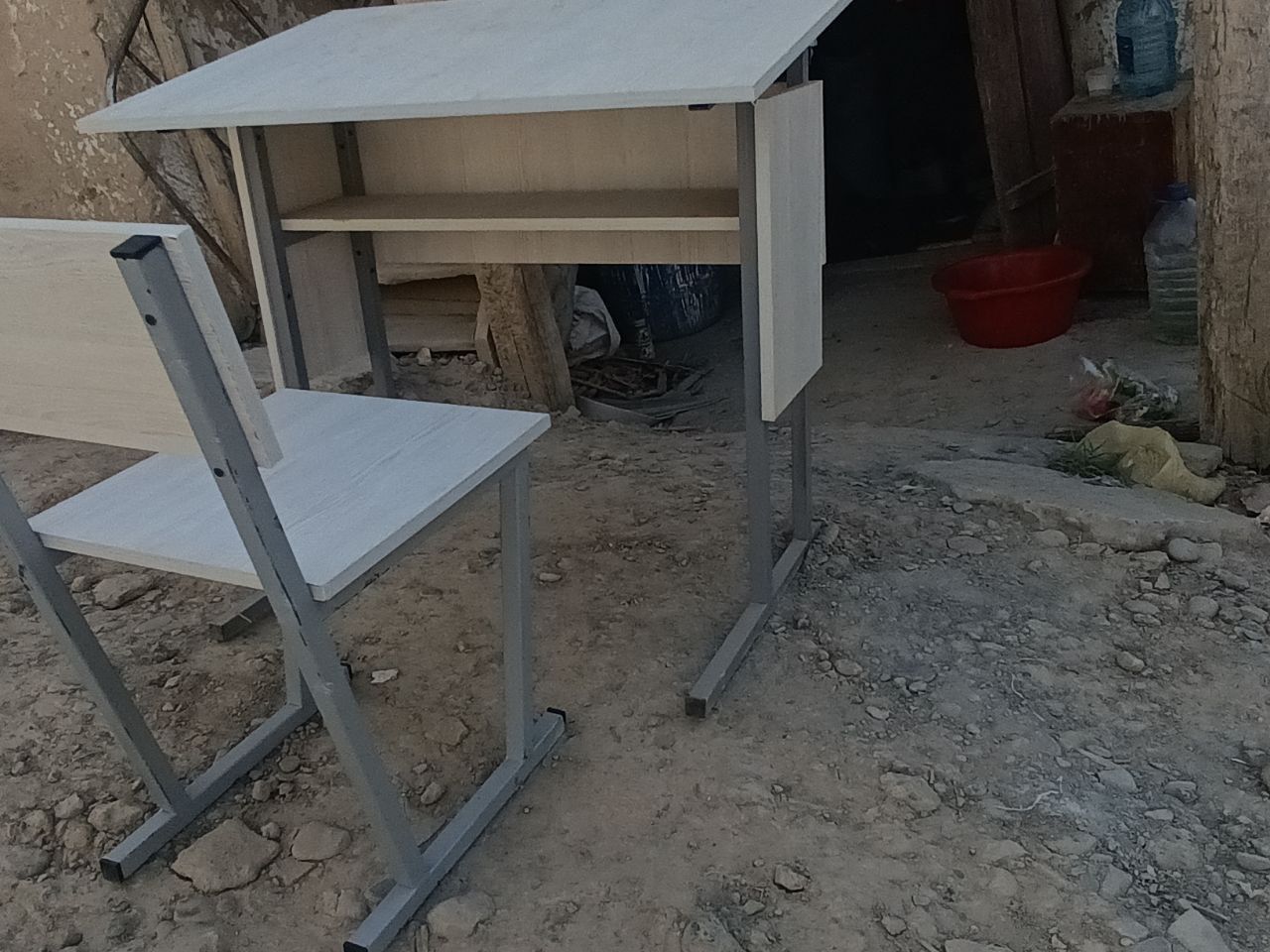 Parta stol yangi