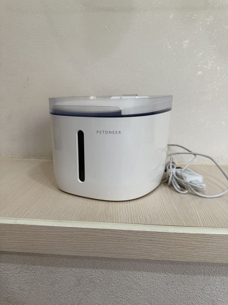 Продам поилку для кота
