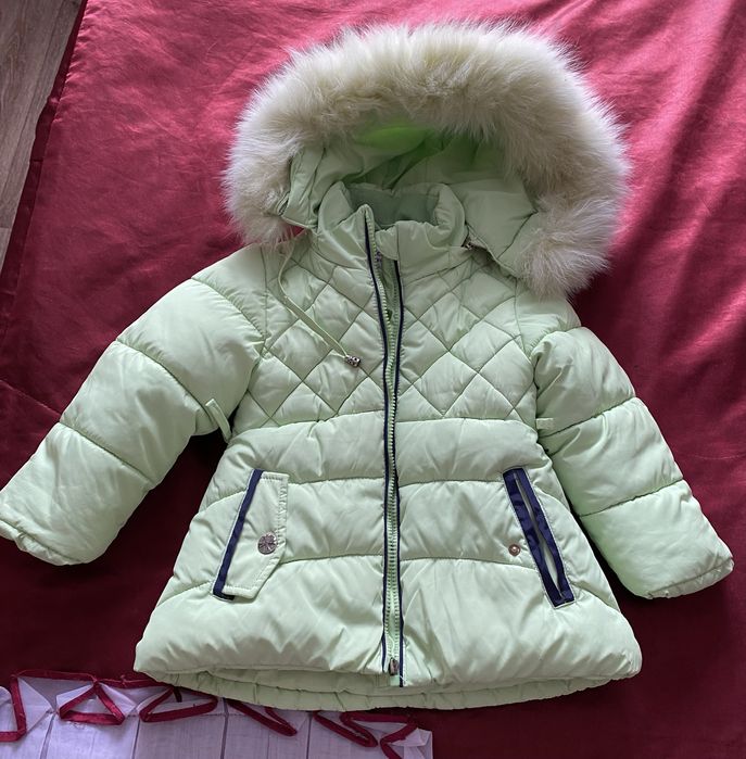 Продам зимнюю куртку детскую