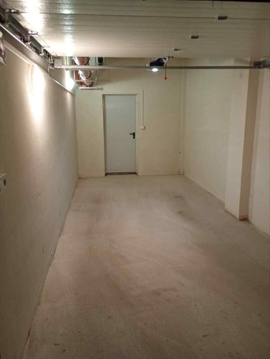 Дава се под наем Гараж / Паркомясто в София, Младост 1 - 21 кв.м за 143 € - Снимка #1