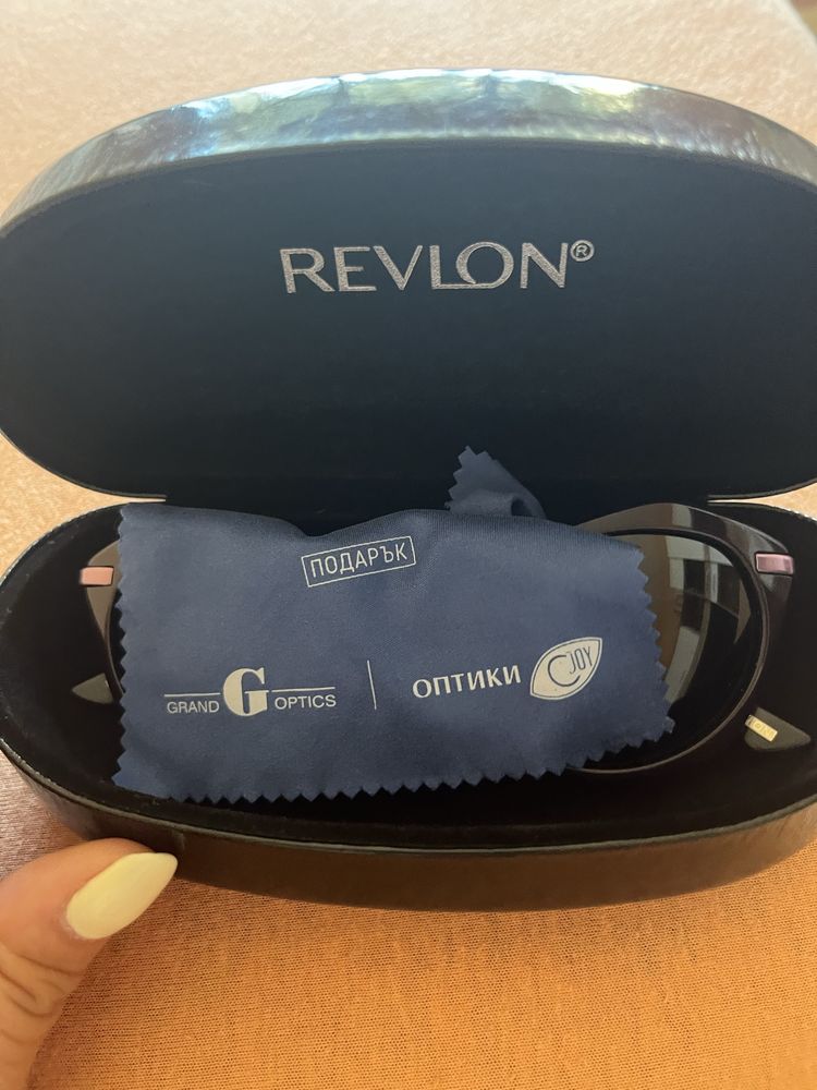 Слънчеви очила Revlon