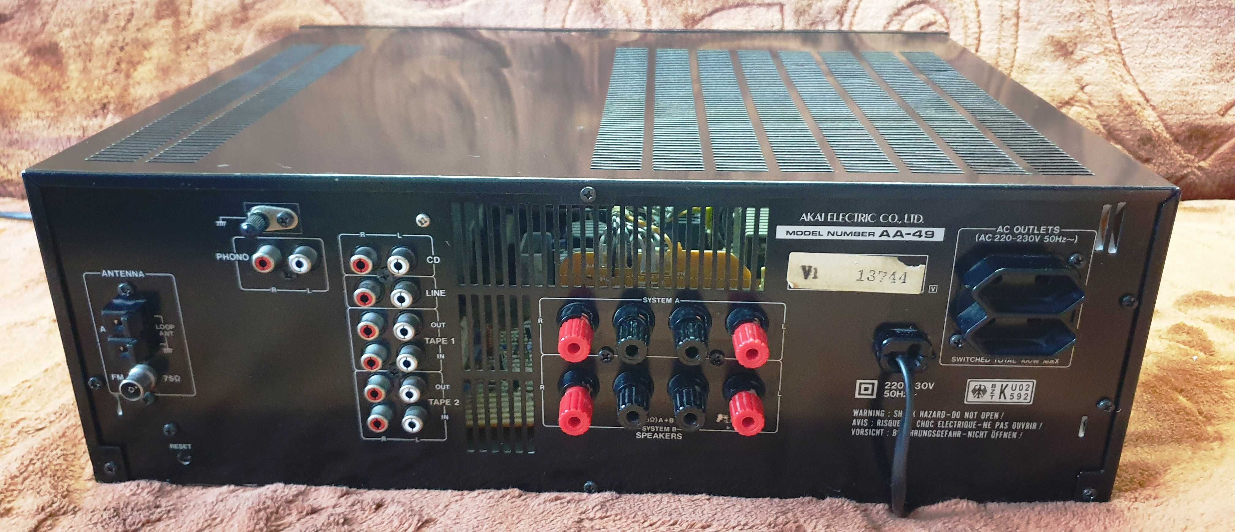 Akai AA-49 statie amplificator 2X80W pe 8 Ohm