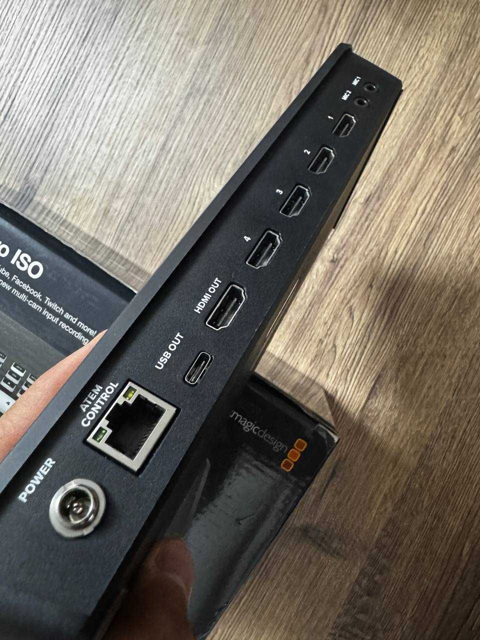 Blackmagic Design  ATEM
Mini Pro ISO