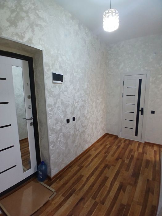 7 микрараёнда 1 хонали 42 квадрат .4 этаж дом 5 этажлик .нархи 29000 д