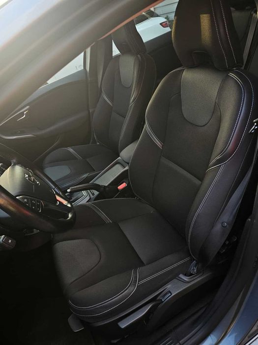 Volvo V40 2019 automat