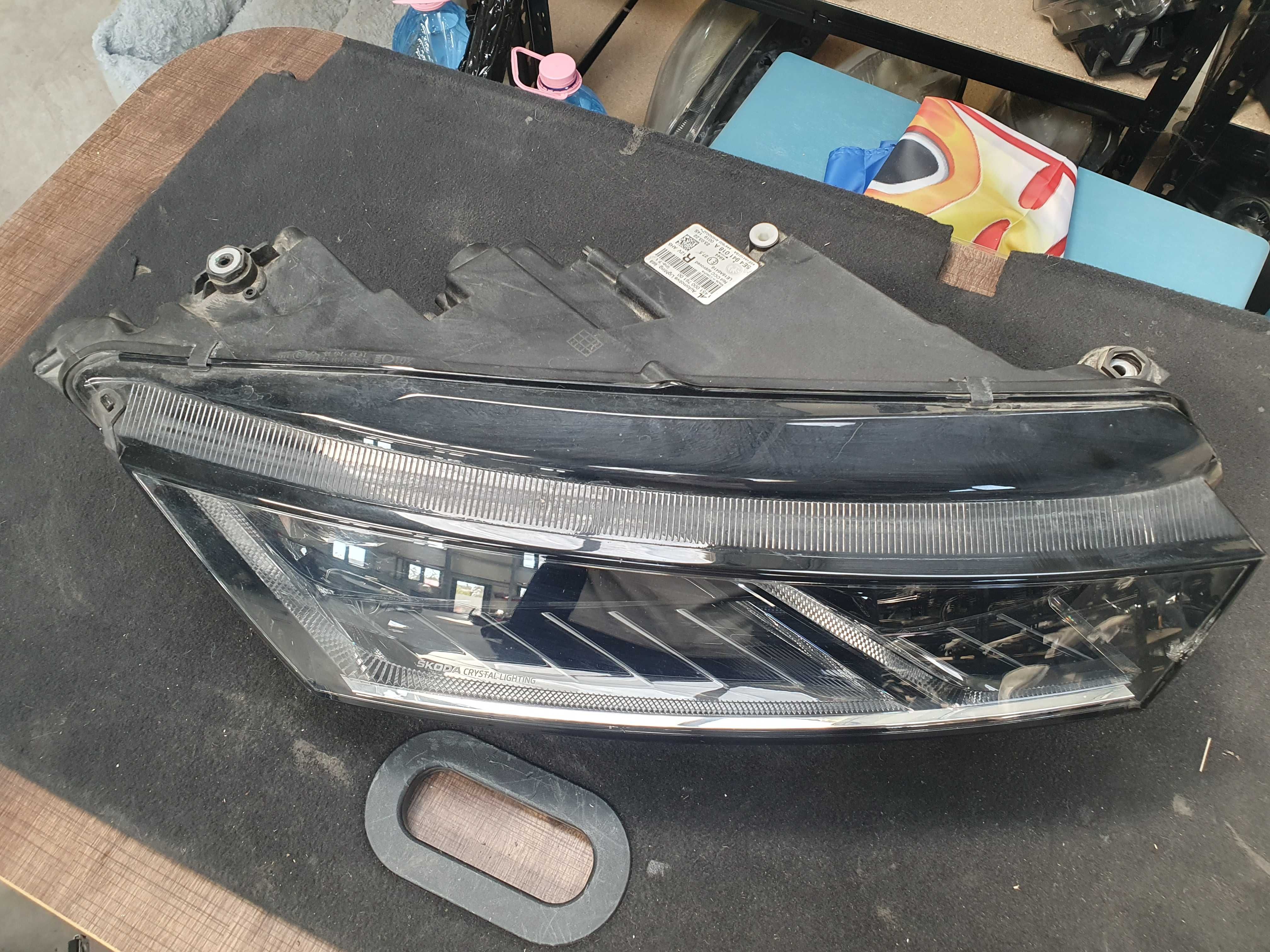 far dreapta skoda octavia 4 2023 full led