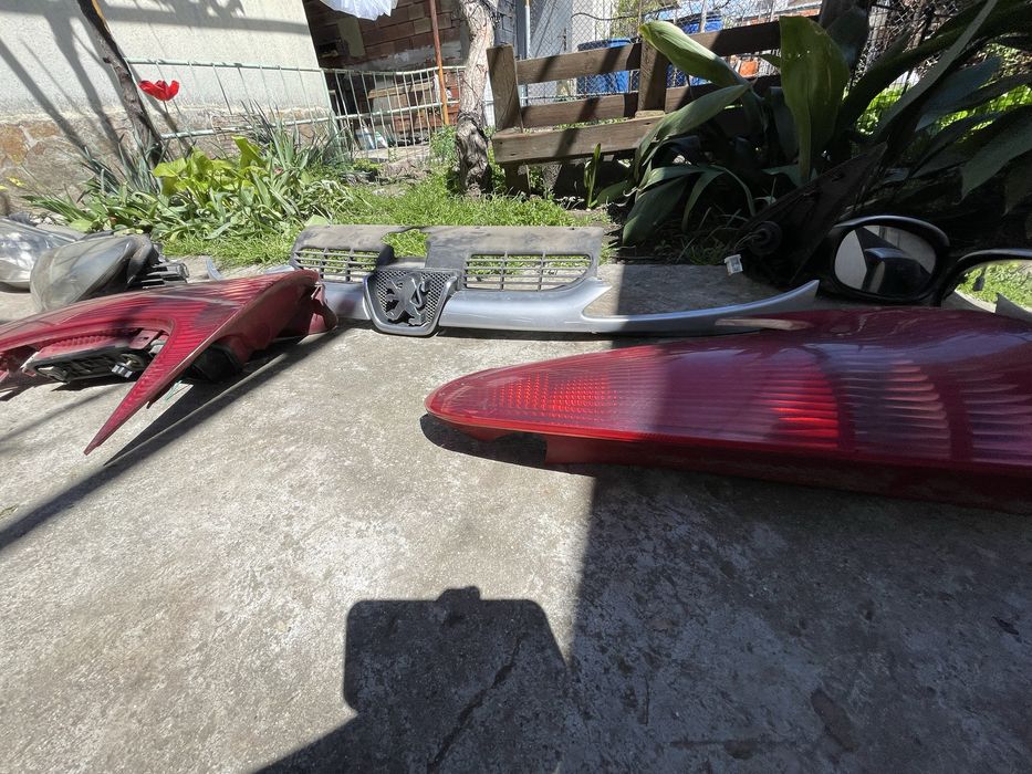 Едрогабаритни части за Пежо 206