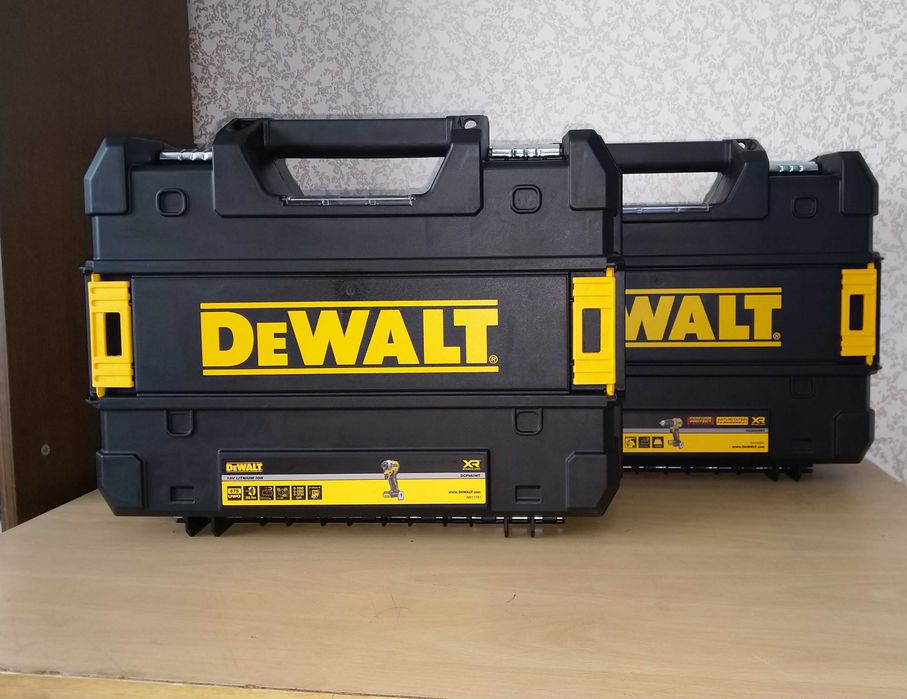 Куфари DeWalt XR T-STAK за винтоверт/гайковерт