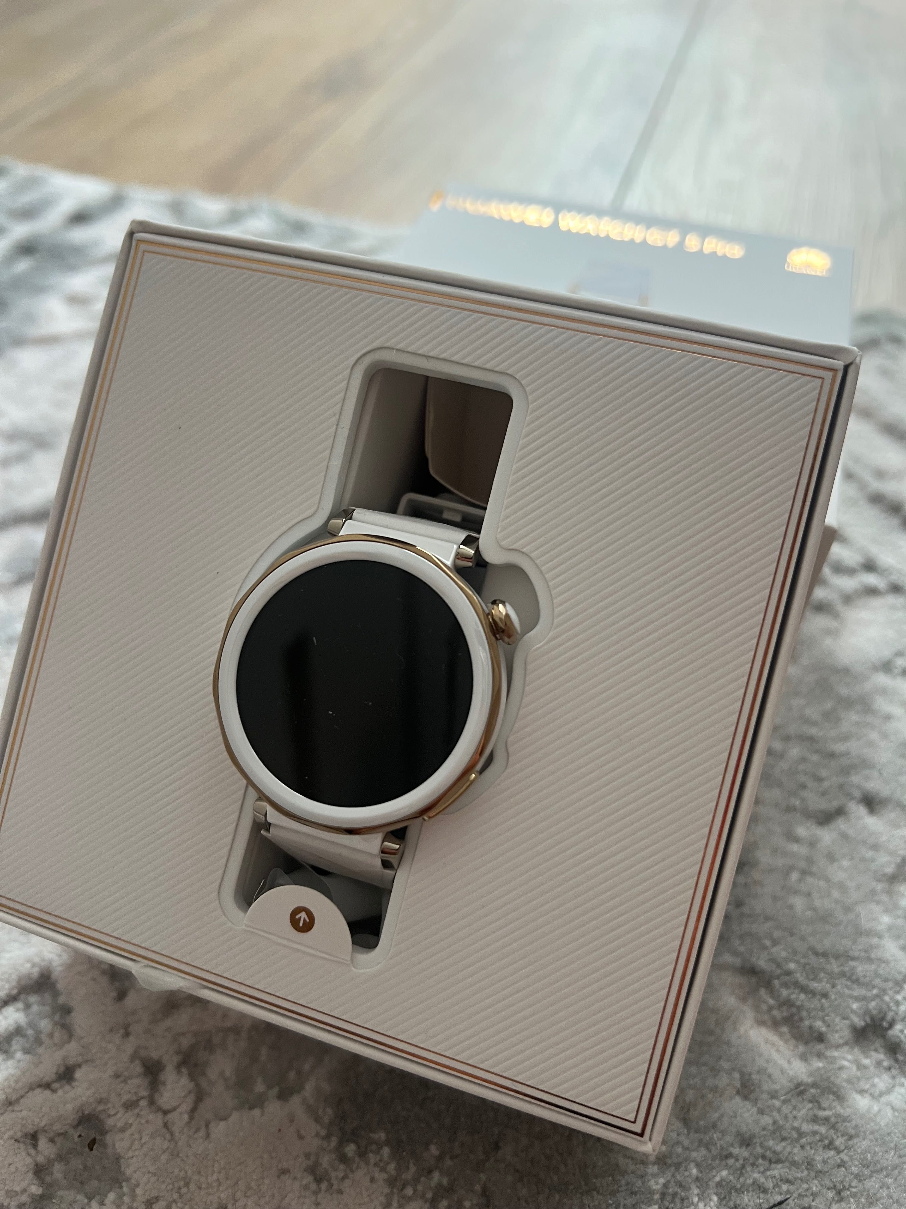 Часовник Huawei GT 5 Pro