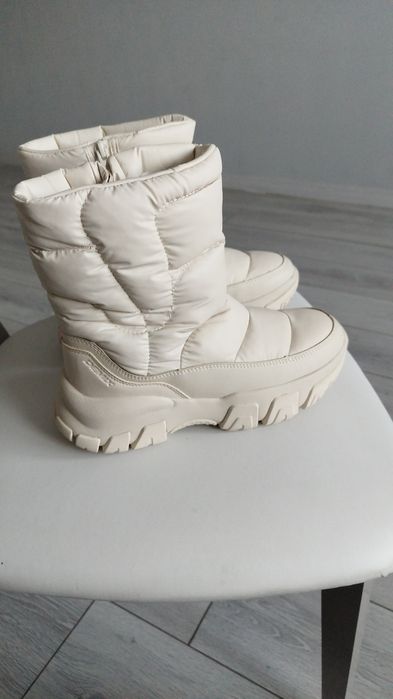 Новые фирменные зимние сапожки,спортмастер 37,39р.