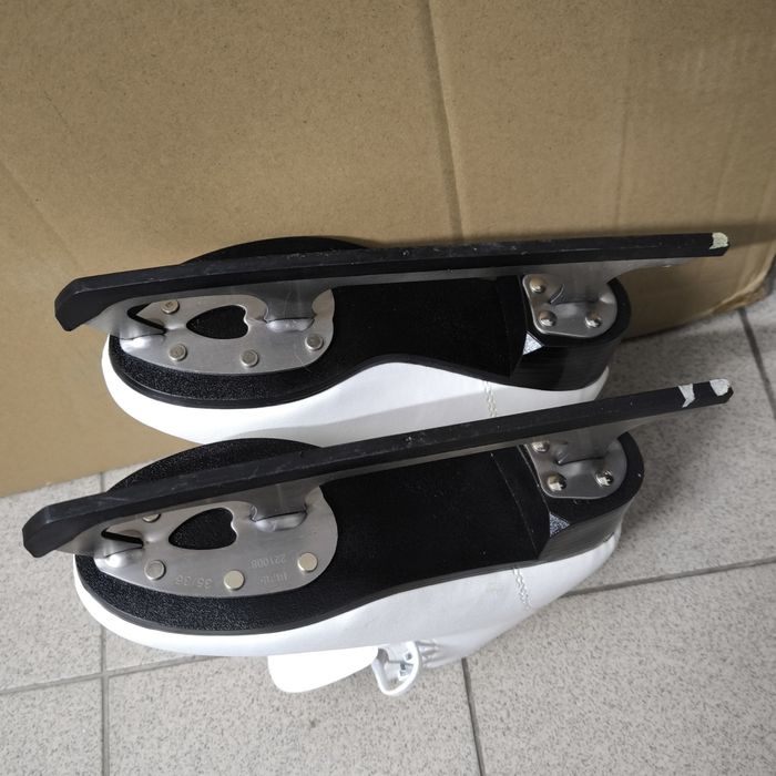 Patine pentru gheață