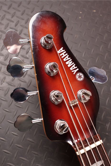 Бас-гитара Yamaha BB 615