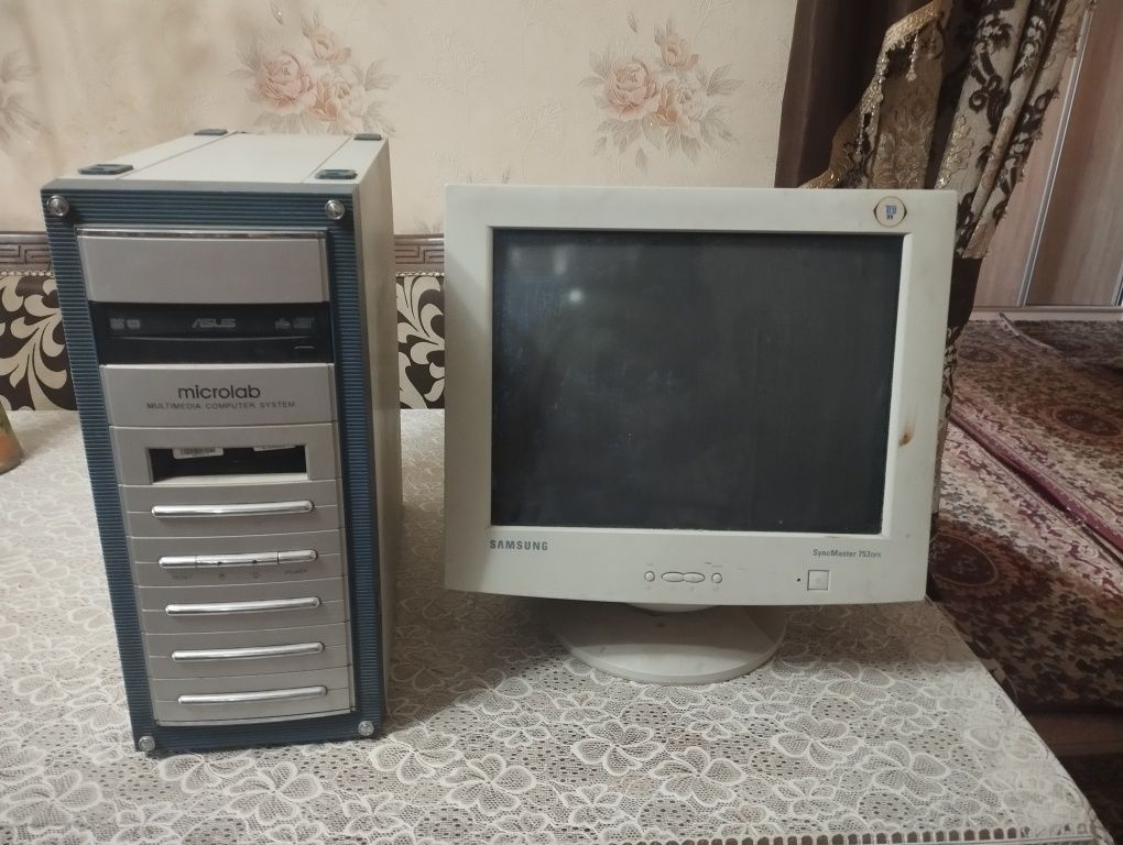 Компьютер  сотилади