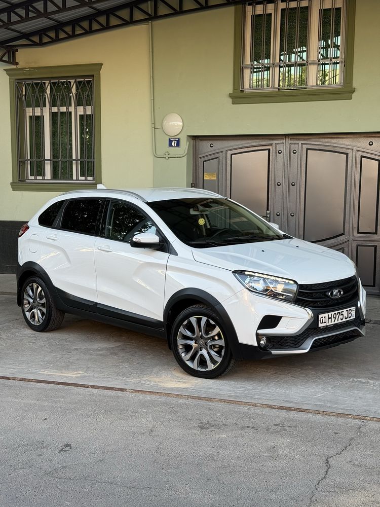 Arenda LADA XRAY CROSS2020 yil2 ta ewikda kraskasi bor moshna idiyalni