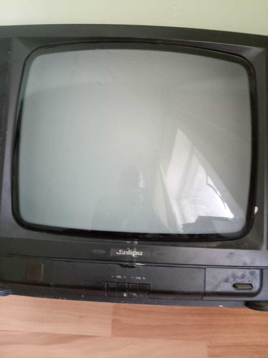 продам телевизор JinIipu