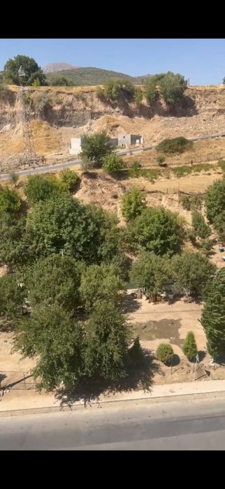 Humsonda srochna do'm sotiladi