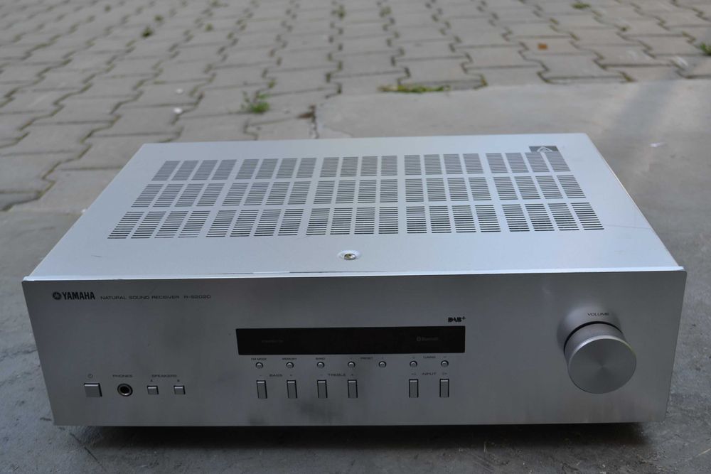 Amplificator Yamaha R-S 202 D cu bluetooth