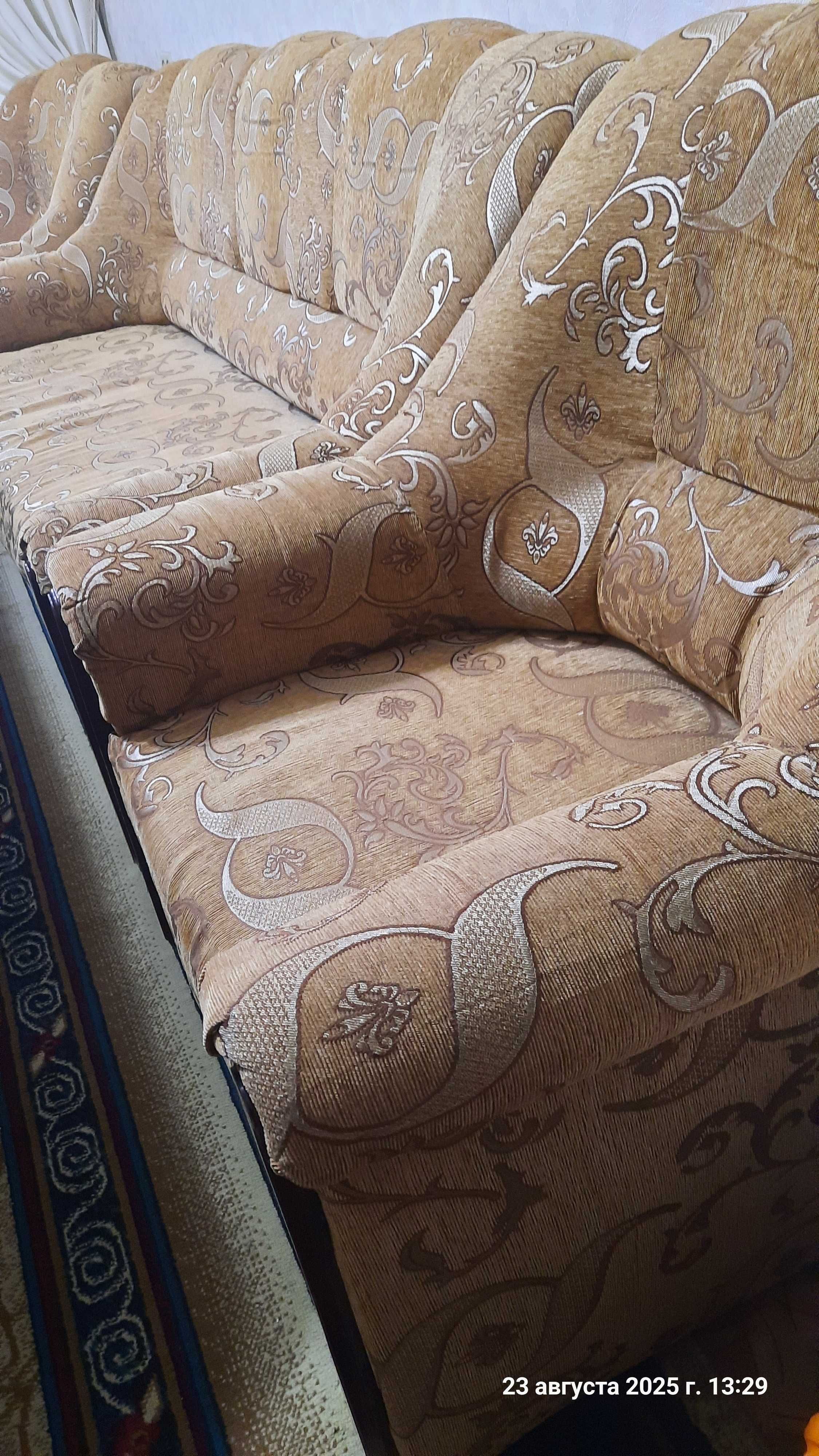 Диван и два кресла