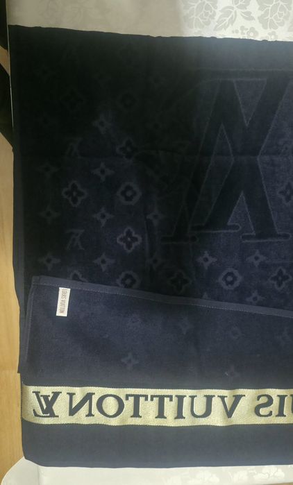 LOUIS VUITTON-Комплект Кърпи.