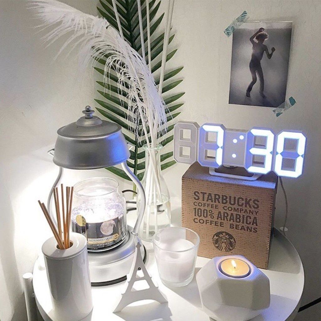 3D цифров часовник , студено бяло LED осветление