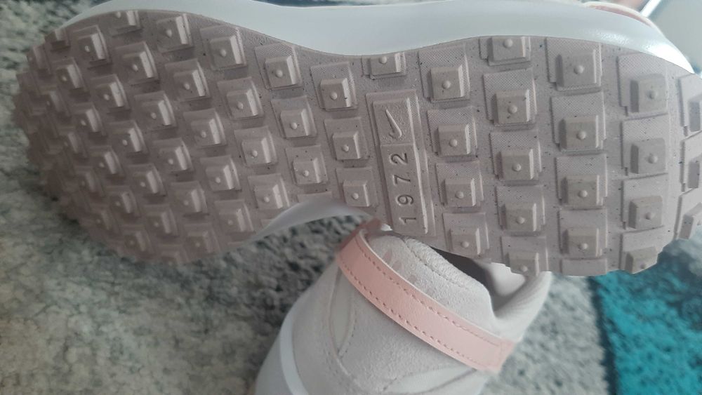 Adidasi nike 37.5  noi