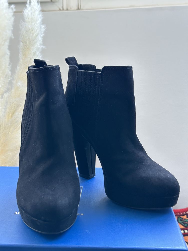 Botine negre cu toc H&M + accesoriu surpriza cadou