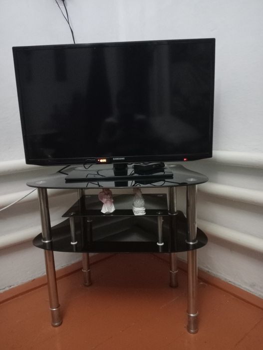 Тумбочка под телевизор.