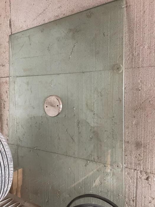 Стеклянная столешница из толстого стекла