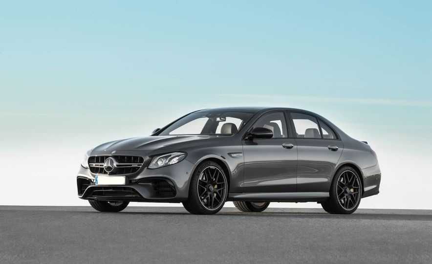 К-кт за окачване Mercedes E W213 16-19 E63 накрайници за ауспух А304