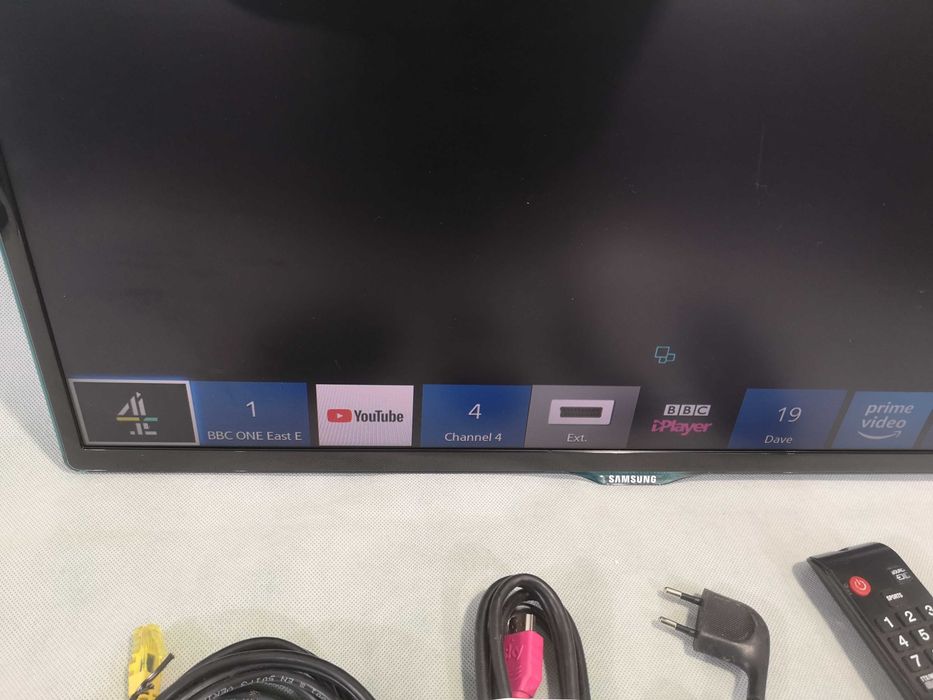 Телевизор - Samsung 27 inch / smart /  A3