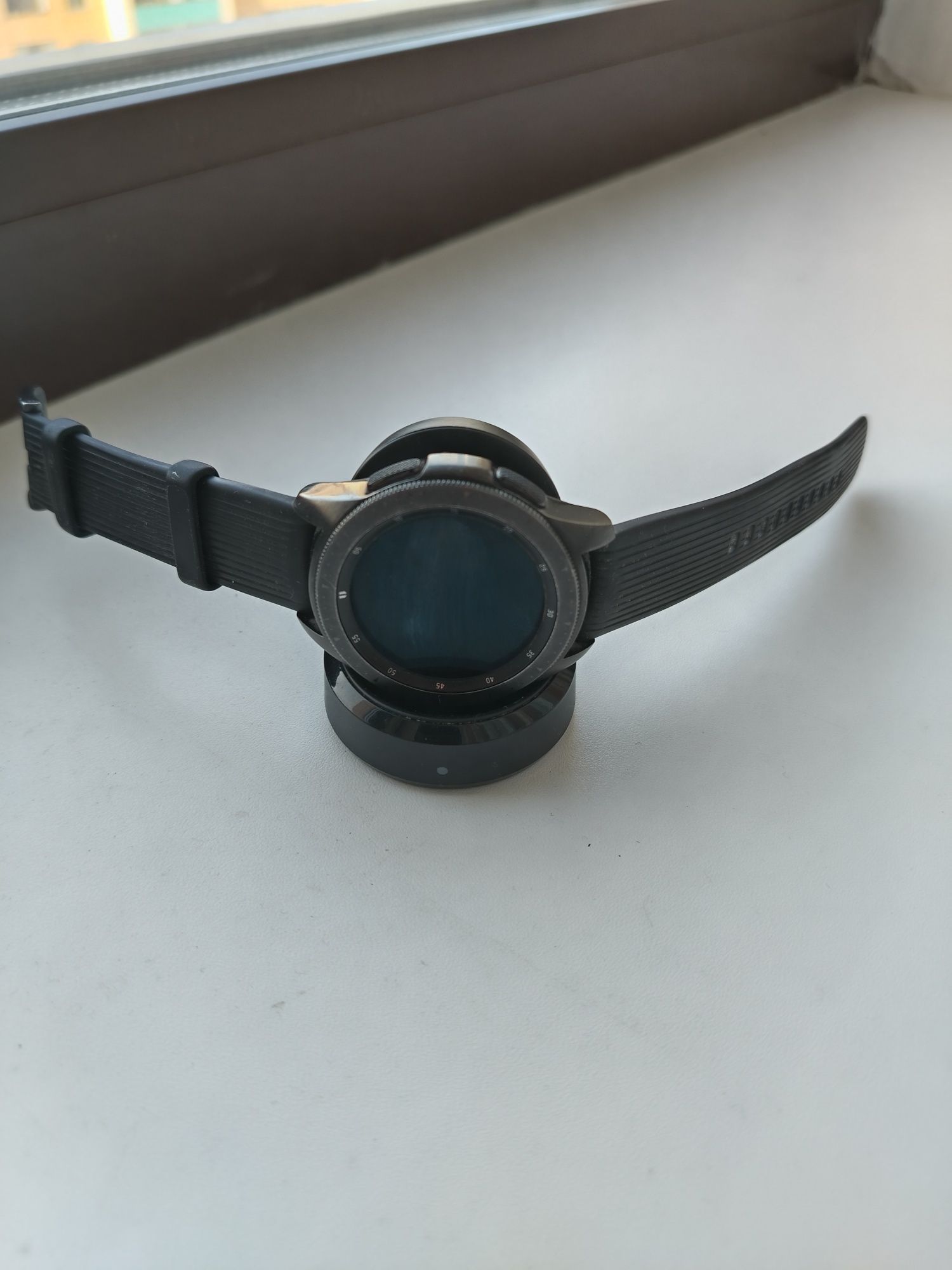 Продам Samsung Galaxy Watch sm-r810