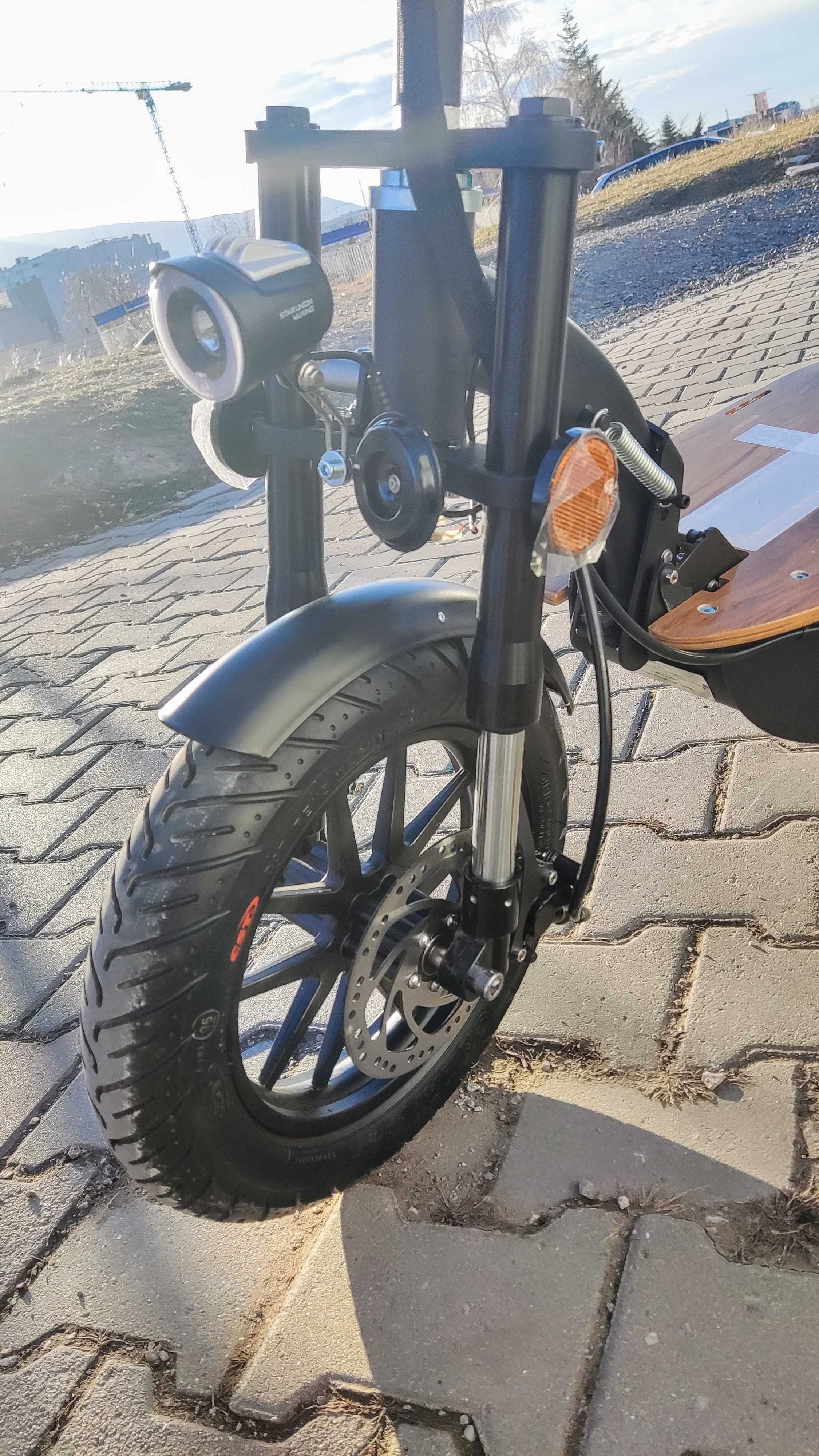 Revoluzzer45 3.5 "plus" - 1200W - E-Scooter 45km/h - 48V 18AH BleiGel