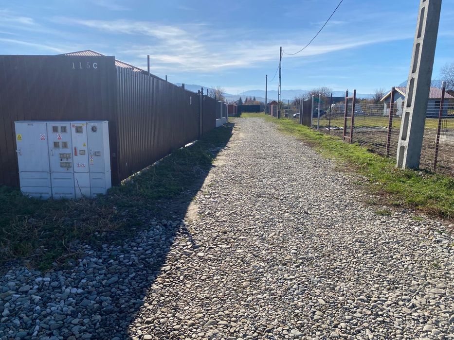 Teren 725 mp deschidere 15 m utilități