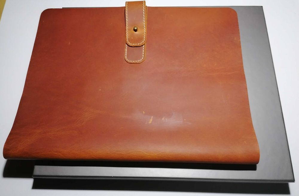 Husa din piele naturala pentru tableta de 12,9 inch