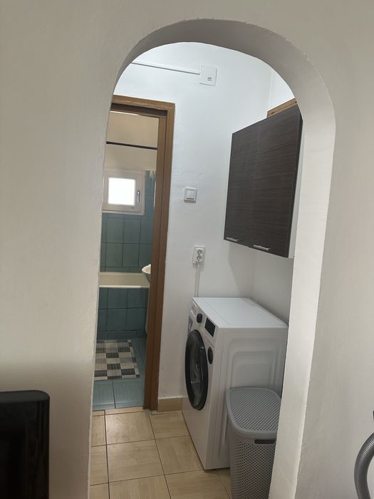 Inchiriez apartament 3 camere Calea Bucuresti zona Institut