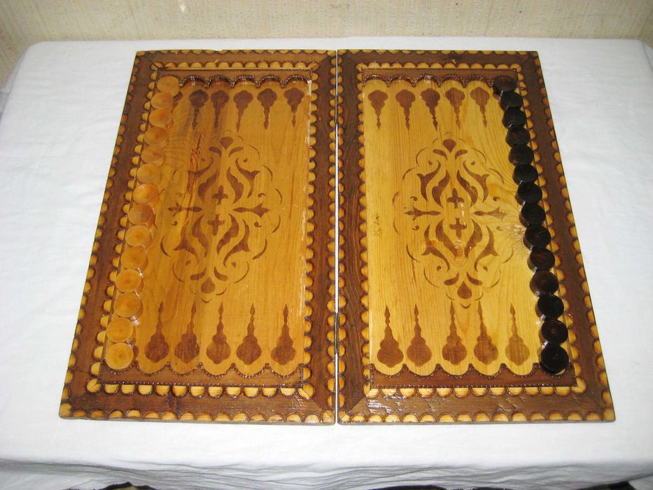 Нарда из деревья необычный ручной работа фишки тоже из деревья новая!