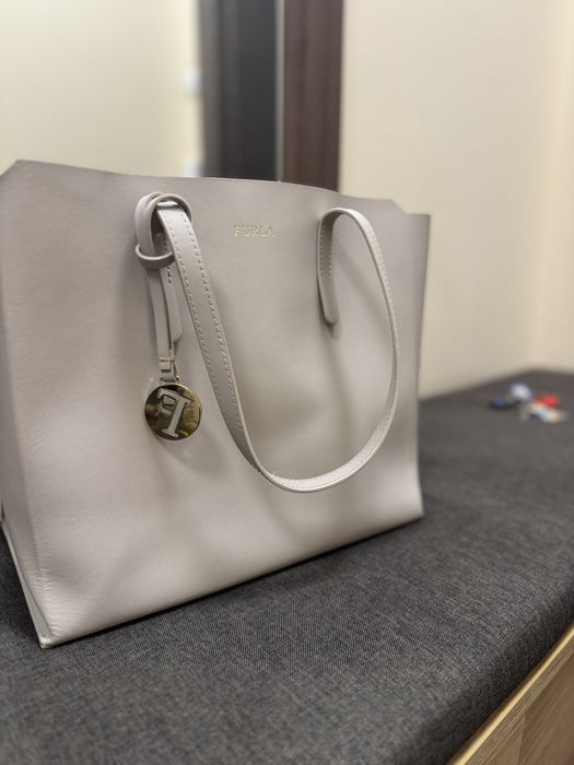 Чанта Furla оригинална с противопрахова торбичка