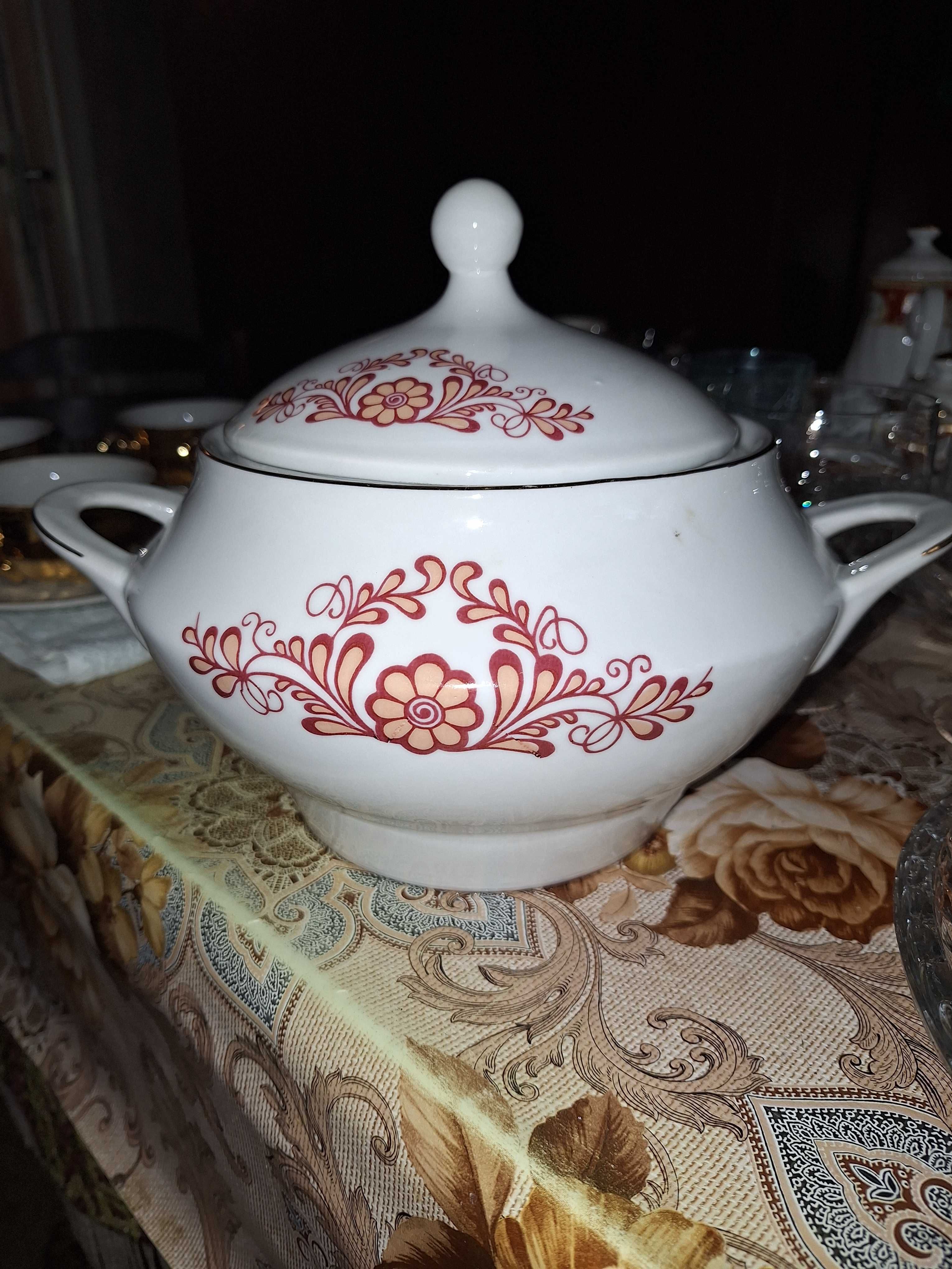 Супник порцеланов