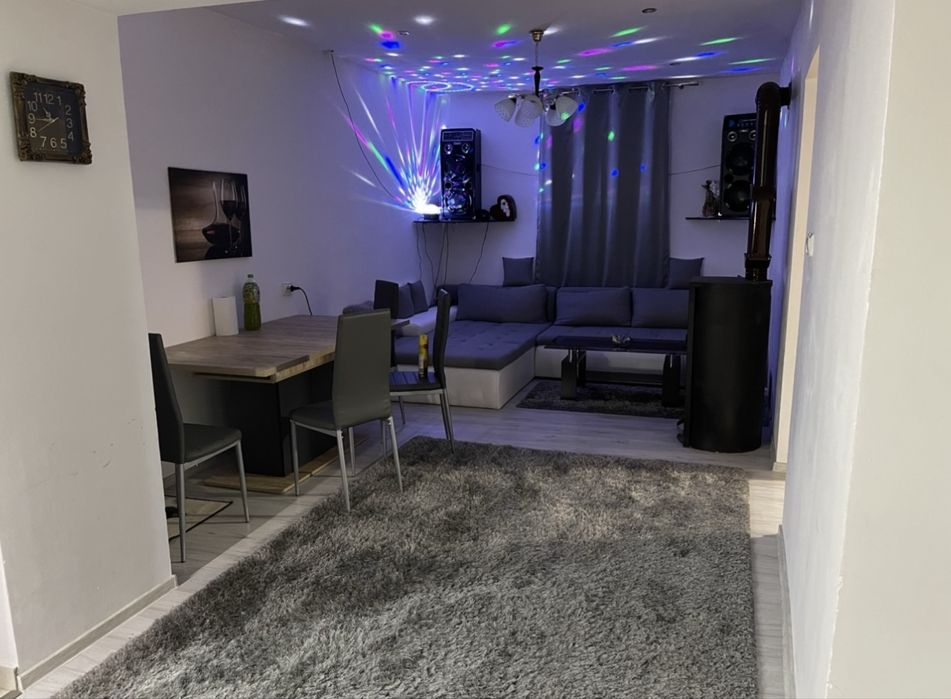 Vănd casă in iecea mare cu 3 băi + Garaj / centrală / terasă