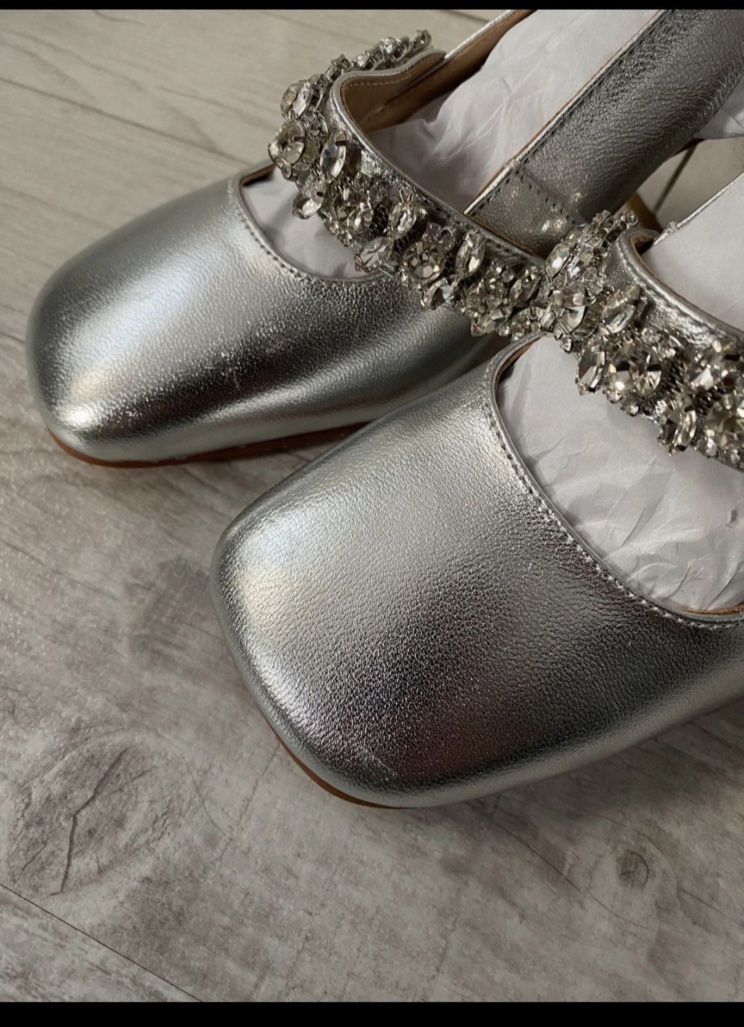 Pantofi bijuterie Alma en