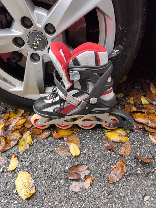 Vând role măsura 43, folosite foarte puțin.