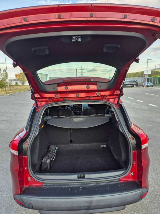 Продавам Renault Clio комби