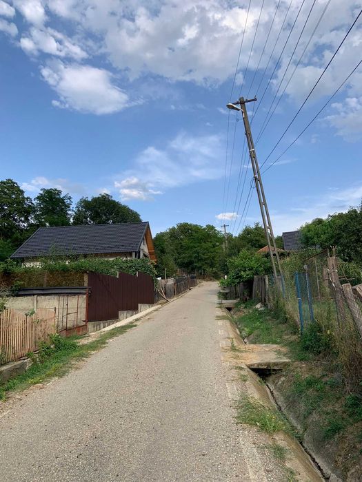 Casa la tara langa padure