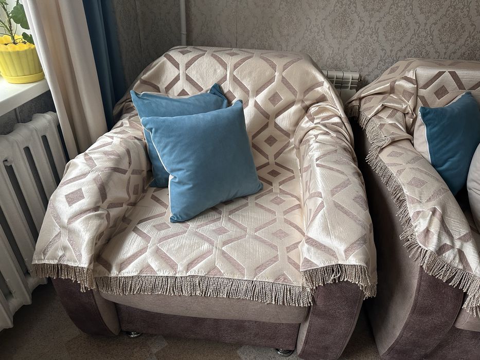 Срочно продается диван и кресло в хорошем состоянии