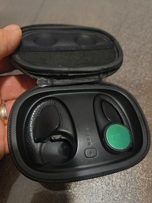 Se vinde casca Plantronics cu dock incarcare