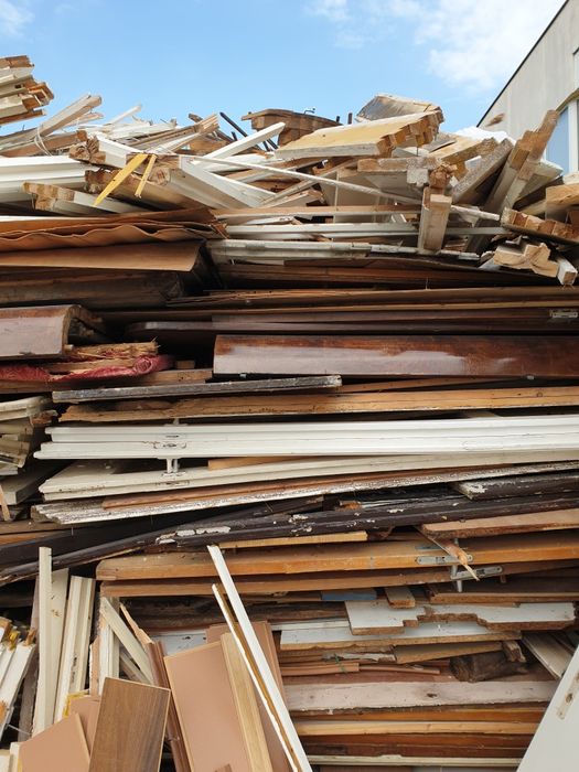 Vând deseuri de lemn urgent