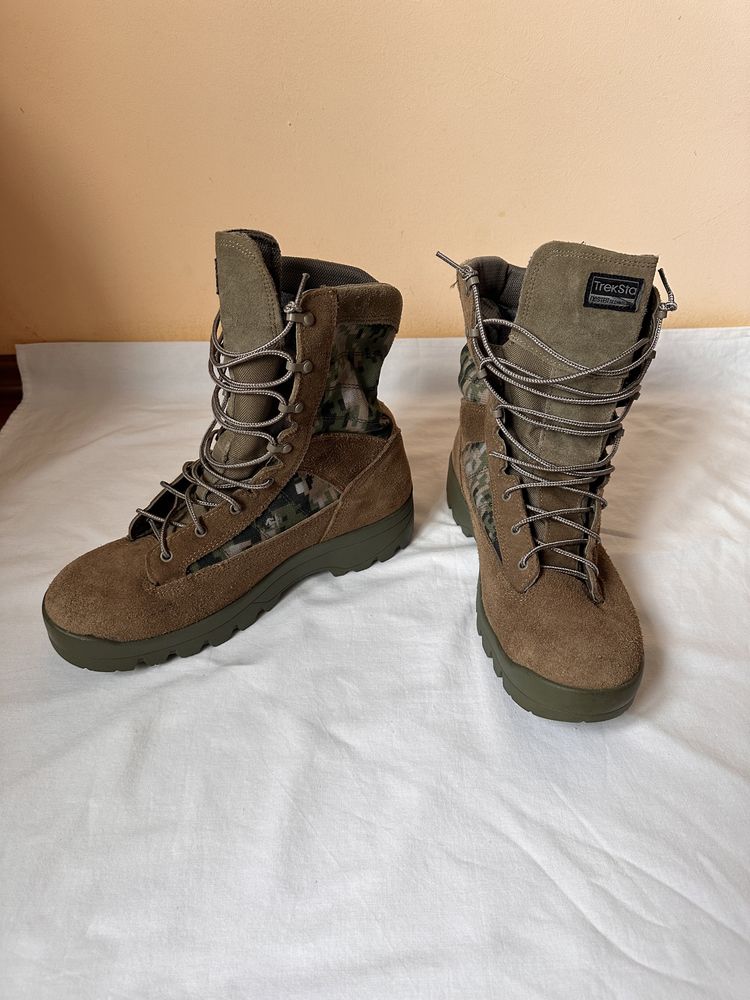 Bocanci combat,tactici,gore-tex,Treksta,marime 43