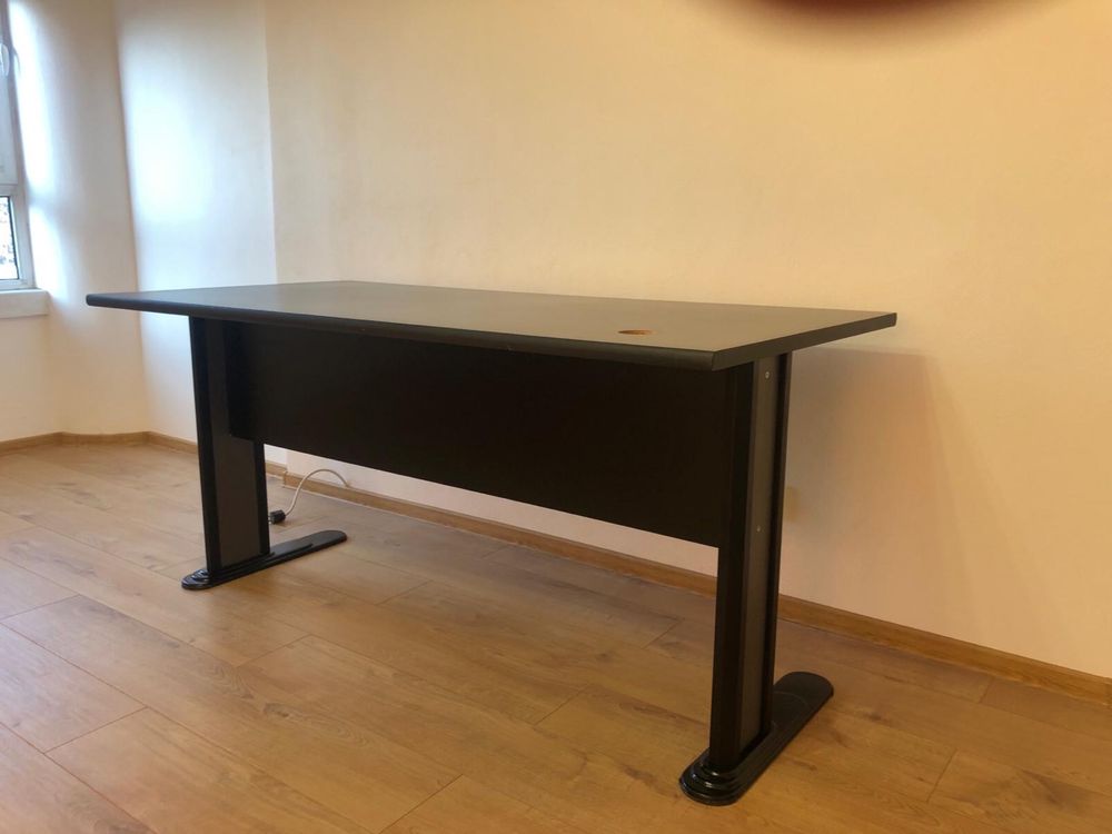 Masa birou office desk