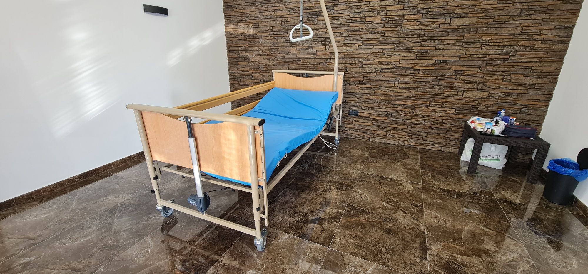 Pat medical spital electric de inchiriat îngrijirii la domiciliu